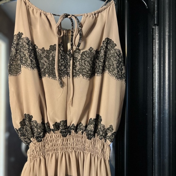 EUC- PRETTY BLACK AND TAN HALTER DRESS SZ S - Picture 7 of 7